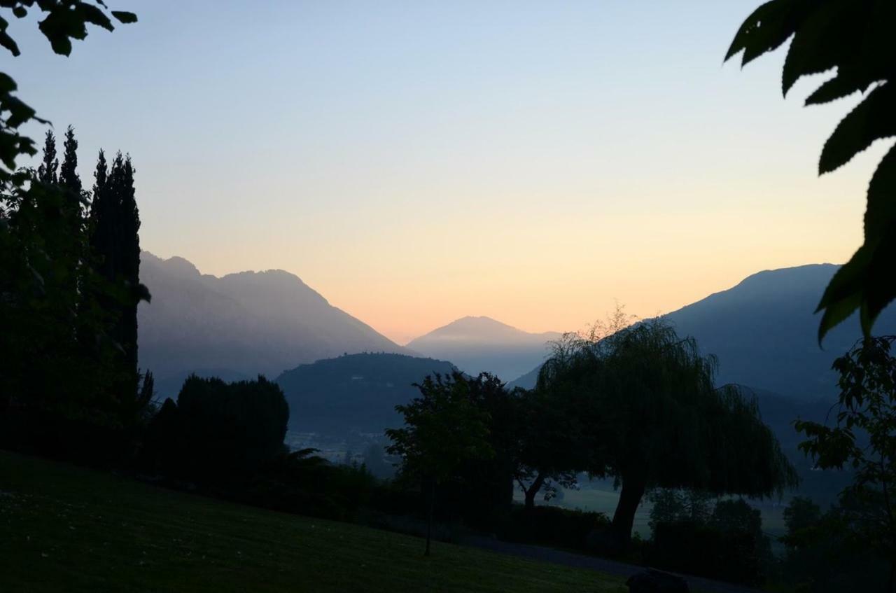 Le Chalet Des Pyrenees St Savin Saint-Savin  Exteriör bild